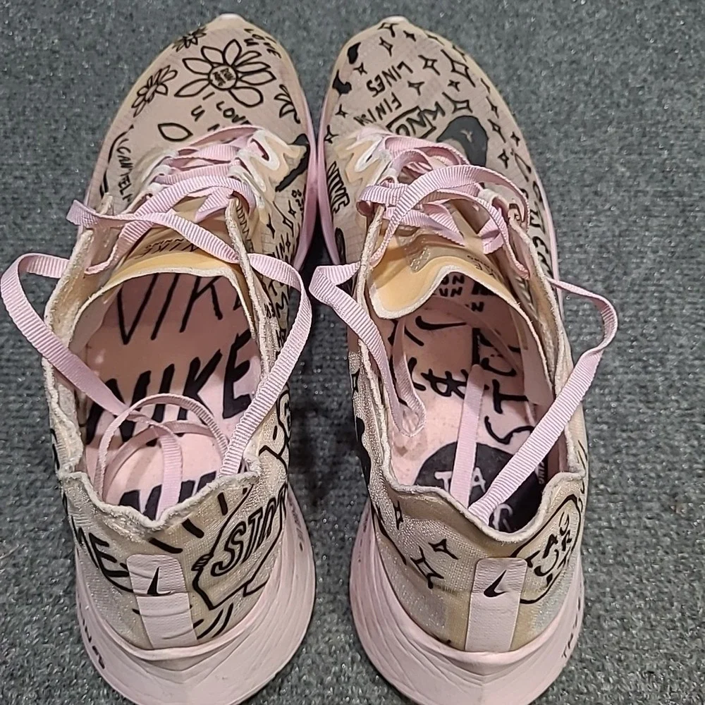 Nike Nathan Bell x Zoom Fly SP Doodles Size 10.5 AT5242-100 Men's Pink Sneakers